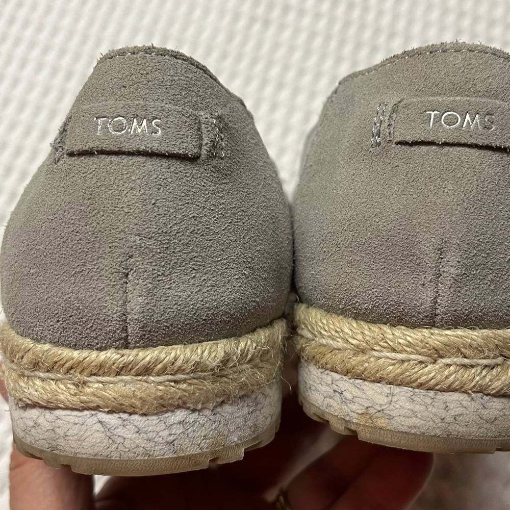 Tom’s Grey Suede Espadrille Flat-form Slip On Shoe, Women’s size 9